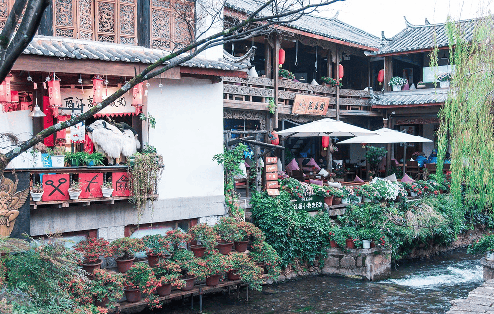 Lijiang’s Old Town is a UNESCO World Heritage Site known for its wooden architecture and winding canals (Source: Pixabay)